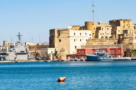 Panorama sur le port de Brindisi