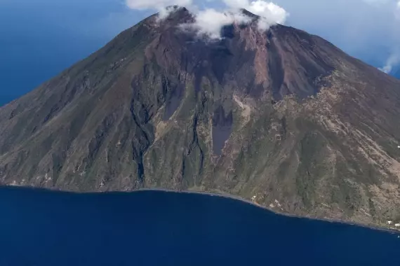 Vue aérienne de l'île de Stromboli